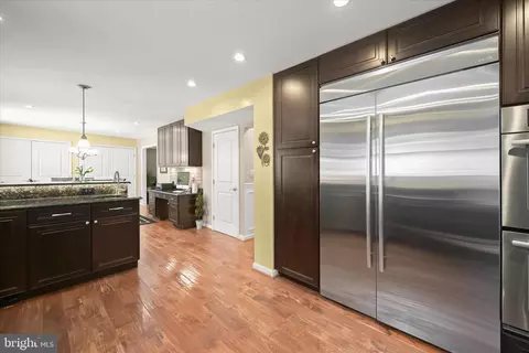 Entry Way - 6206 Fairbourne Ct, Hanover, MD 21076 photo 1 of 6