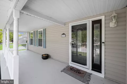 Exterior - 6206 Fairbourne Ct, Hanover, MD 21076 photo 2 of 10
