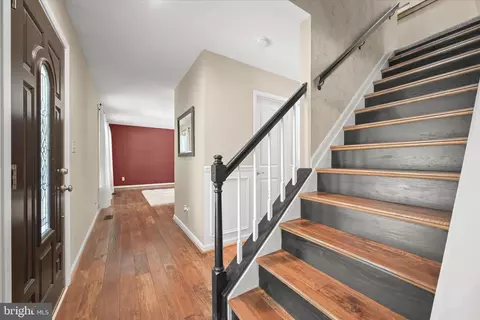 Entry Way - 6206 Fairbourne Ct, Hanover, MD 21076 photo 3 of 6