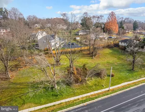 10216 Maxine St, Ellicott City, MD 21042