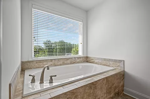 Bath - 10693 Harding Rd, Laurel, MD 20723 photo 3 of 6