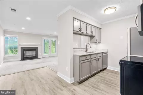 4720 Dorsey Hall Dr #602, Ellicott City, MD 21042