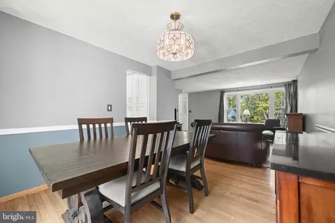 8733 Cardinal Forest Cir, Laurel, MD 20723 photo 16
