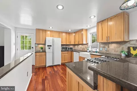 5034 Avoca Ave, Ellicott City, MD 21043