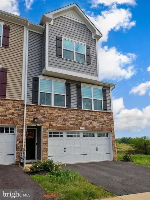 Exterior - 8123 Primrose Ln, Laurel, MD 20723 photo 4 of 11