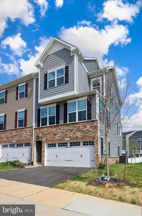 Exterior - 8123 Primrose Ln, Laurel, MD 20723 photo 3 of 11