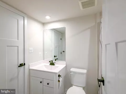 Bath - 8123 Primrose Ln, Laurel, MD 20723 photo 2 of 9