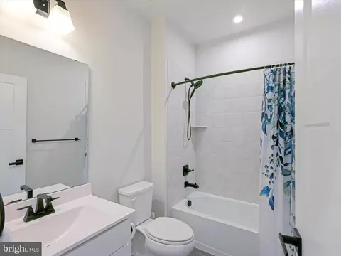 Bath - 8123 Primrose Ln, Laurel, MD 20723 photo 7 of 9