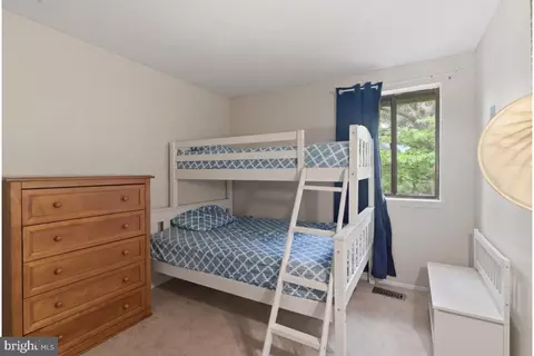 Bedroom - 7490 Hickory Log Cir, Columbia, MD 21045 photo 3 of 6