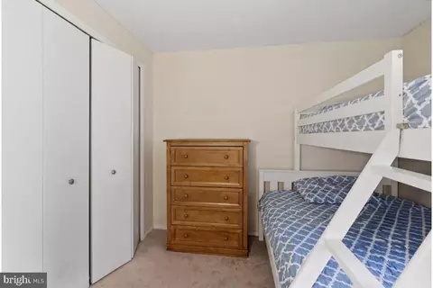 Bedroom - 7490 Hickory Log Cir, Columbia, MD 21045 photo 4 of 6