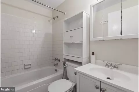 Bath - 7490 Hickory Log Cir, Columbia, MD 21045 photo 1 of 2