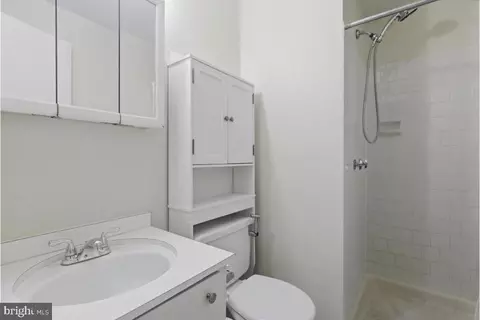 Bath - 7490 Hickory Log Cir, Columbia, MD 21045 photo 2 of 2