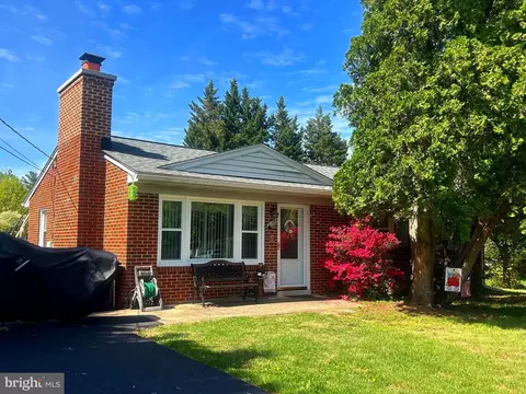 6122 Thompson Dr, Clarksville, MD 21029