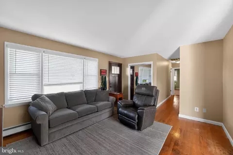 10386 Gorman Rd, Laurel, MD 20723 photo 11