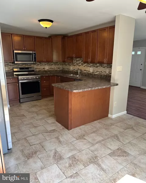 Kitchen - 6020 Hanover Rd, Hanover, MD 21076 photo 2 of 4