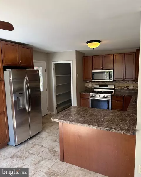 Kitchen - 6020 Hanover Rd, Hanover, MD 21076 photo 3 of 4