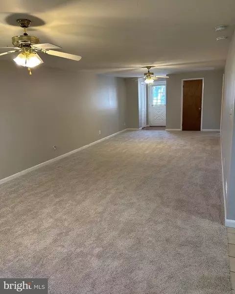 Living - 6020 Hanover Rd, Hanover, MD 21076 photo 5 of 7