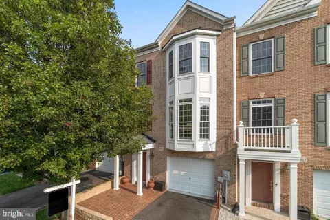 8913 Lee Manor Dr, Ellicott City, MD 21043