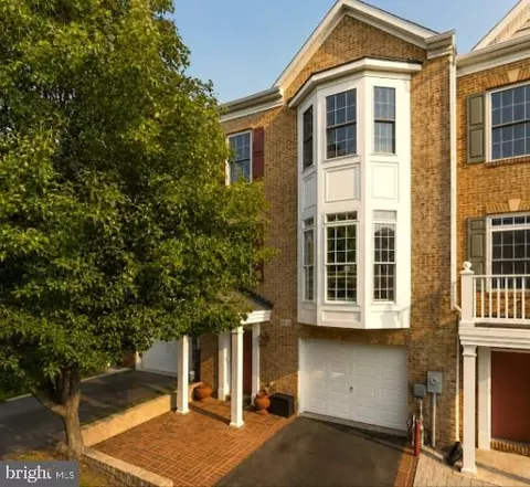 8913 Lee Manor Dr, Ellicott City, MD 21043