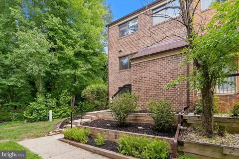 8946 Skyrock Ct, Columbia, MD 21046