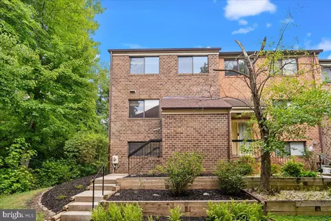 8946 Skyrock Ct, Columbia, MD 21046