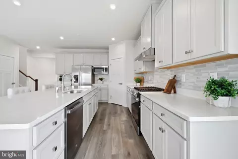 Kitchen - 7534 Declan Rd, Laurel, MD 20723 photo 3 of 5