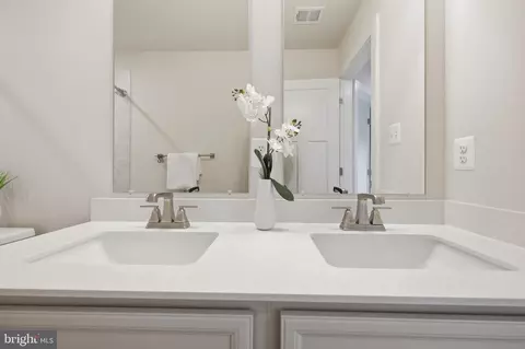 Bath - 7534 Declan Rd, Laurel, MD 20723 photo 4 of 6