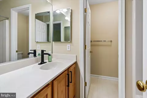 Bath - 9909 Midsummer Snow Ln, Laurel, MD 20723 photo 6 of 9