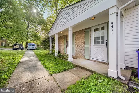 5501 Woodenhawk Cir, Columbia, MD 21044