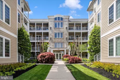 8820 Shining Oceans Way #105, Columbia, MD 21045