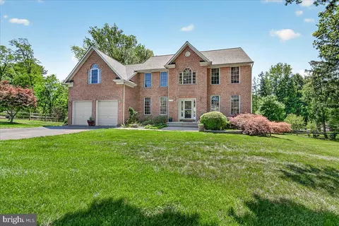 10201 Maxine St, Ellicott City, MD 21042