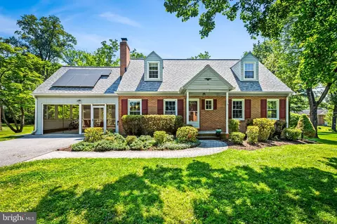 3009 Center Dr, Ellicott City, MD 21042