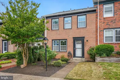 5886 Morningbird Ln, Columbia, MD 21045