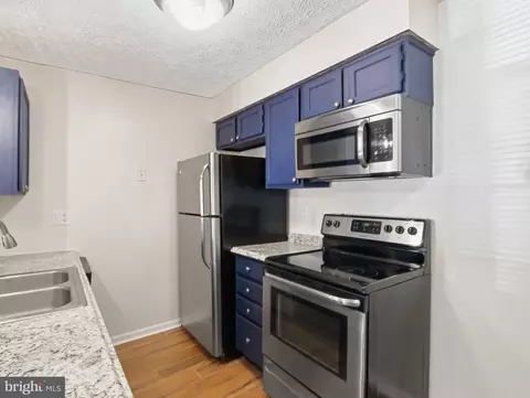 6460 Green Field Rd #204, Elkridge, MD 21075