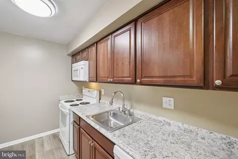 Kitchen - 9075 N Laurel Rd #E, Laurel, MD 20723 photo 1 of 1