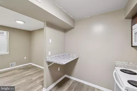 Entry Way - 9075 N Laurel Rd #E, Laurel, MD 20723 photo 2 of 2