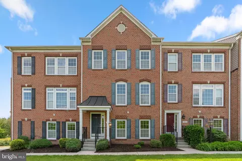 8852 Purple Iris Ln #16, Elkridge, MD 21075