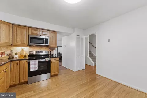 Entry Way - 10522 E Wind Way, Columbia, MD 21044 photo 1 of 3