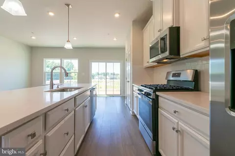Entry Way - 8100 Primrose Ln, Laurel, MD 20723 photo 8 of 14
