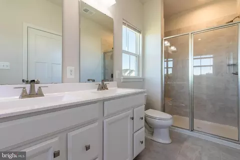 Entry Way - 8100 Primrose Ln, Laurel, MD 20723 photo 4 of 14