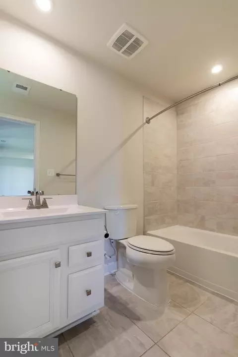 Bath - 8100 Primrose Ln, Laurel, MD 20723 photo 3 of 3