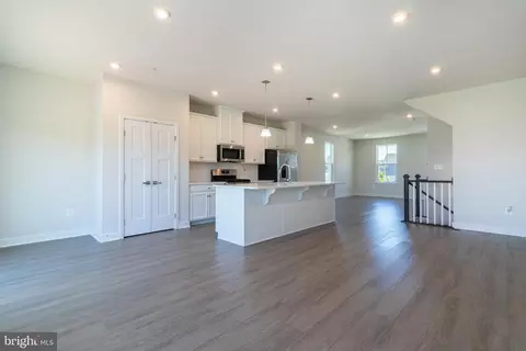 Entry Way - 8100 Primrose Ln, Laurel, MD 20723 photo 11 of 14