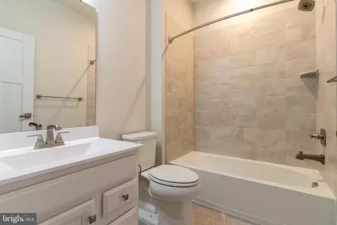 Entry Way - 8100 Primrose Ln, Laurel, MD 20723 photo 3 of 14