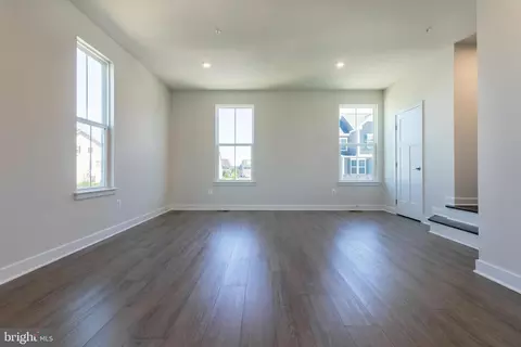 Living - 8100 Primrose Ln, Laurel, MD 20723 photo 2 of 2