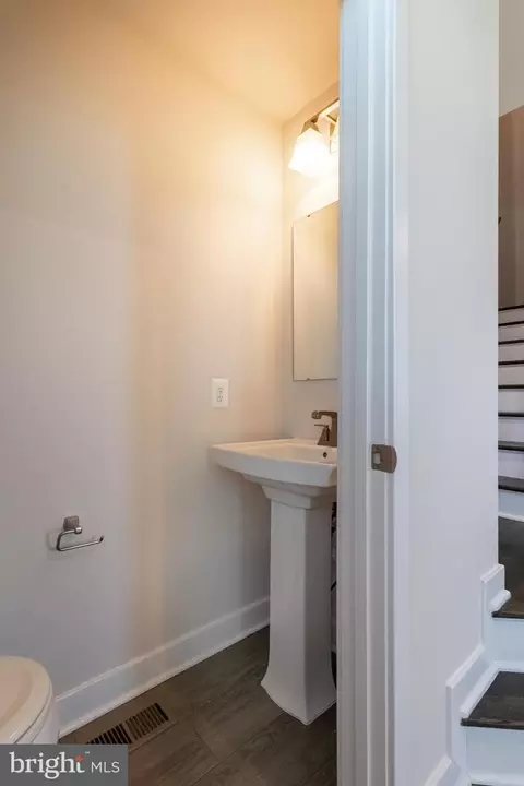 Entry Way - 8100 Primrose Ln, Laurel, MD 20723 photo 5 of 14