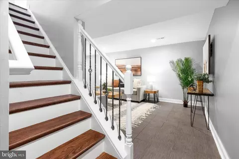 Entry Way - 9110 River Hill Rd, Laurel, MD 20723 photo 6 of 7