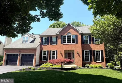 8285 Glenmar Rd, Ellicott City, MD 21043