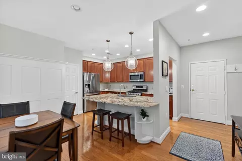 10205 Wincopin Cir #102, Columbia, MD 21044
