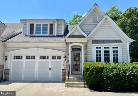 7246 Pebble Creek Dr #25, Elkridge, MD 21075