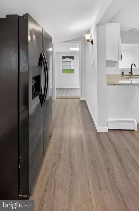 Entry Way - 9081 Dumhart Rd, Laurel, MD 20723 photo 3 of 9